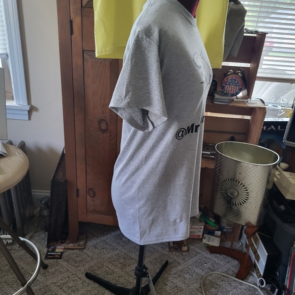 Gray Shark T Shirt Large - Picture 3 of 4